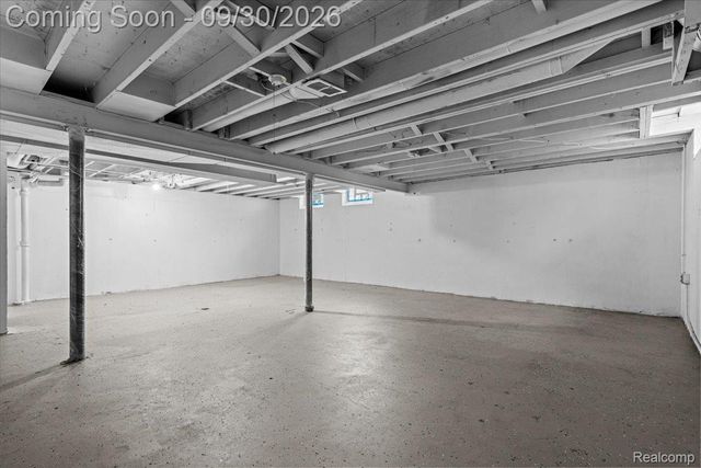 28618 Spring Arbor Drive, Southfield, MI 48076