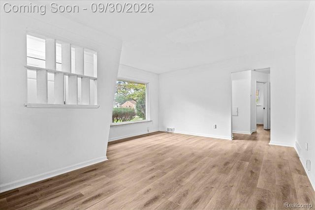 28618 Spring Arbor Drive, Southfield, MI 48076