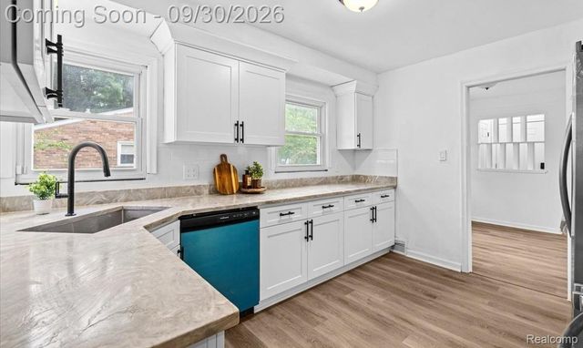 28618 Spring Arbor Drive, Southfield, MI 48076