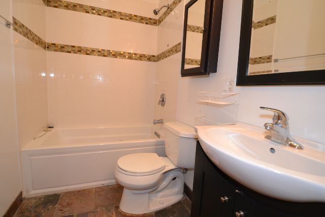 2835 N Damen Avenue 1F, Chicago, IL 60618