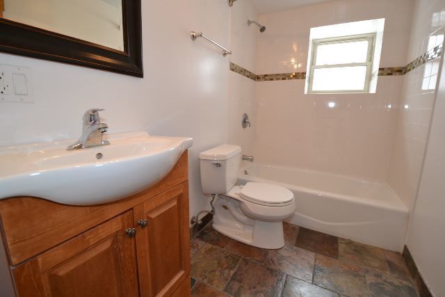 2835 N Damen Avenue 1F, Chicago, IL 60618