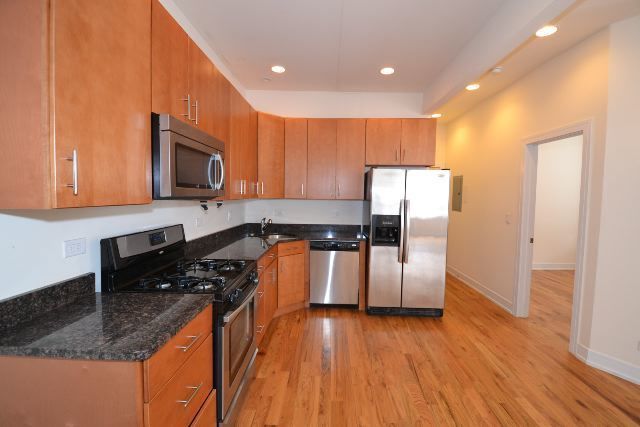 2835 N Damen Avenue 1F, Chicago, IL 60618