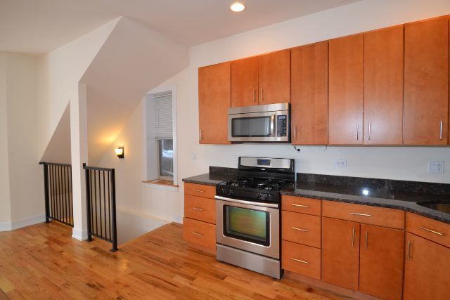 2835 N Damen Avenue 1F, Chicago, IL 60618