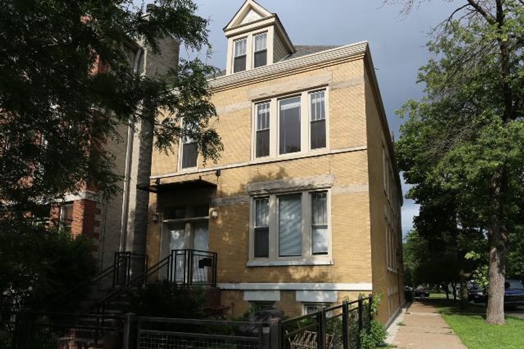 2835 N Damen Avenue 1F, Chicago, IL 60618
