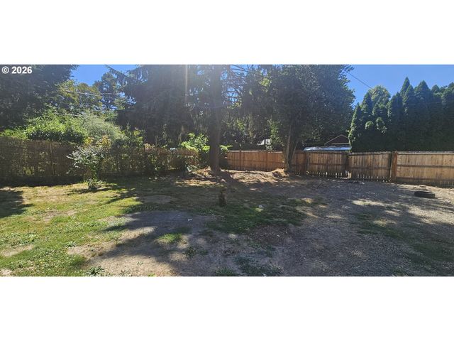 10238 N JAMES St, Portland, OR 97203