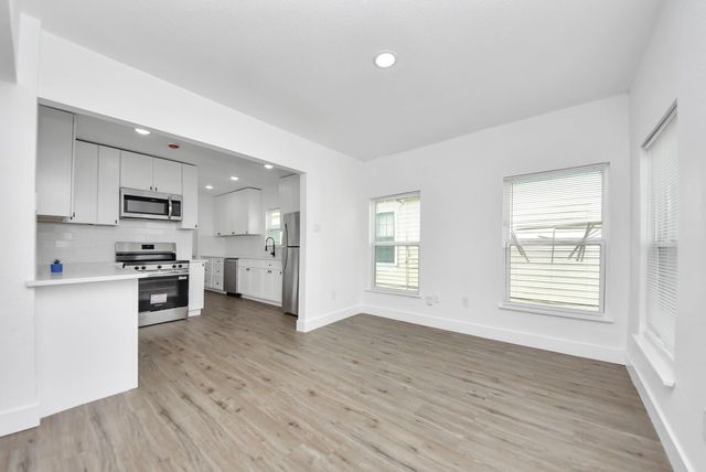 1203 W 6th Street, Freeport, TX 77541