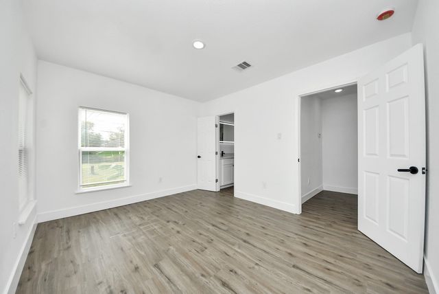 1203 W 6th Street, Freeport, TX 77541