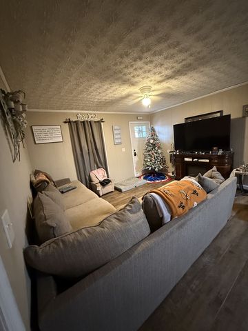 132 Wind Curve Cir, Lafayette, TN 37083