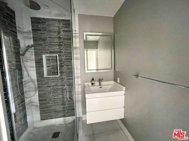 842 S Wooster Street, Los Angeles, CA 90035