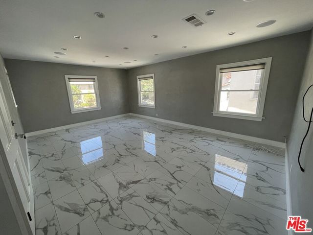 842 S Wooster Street, Los Angeles, CA 90035