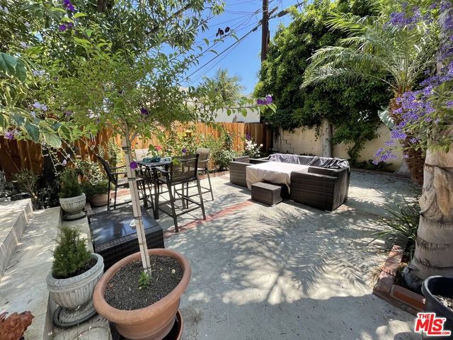 842 S Wooster Street, Los Angeles, CA 90035