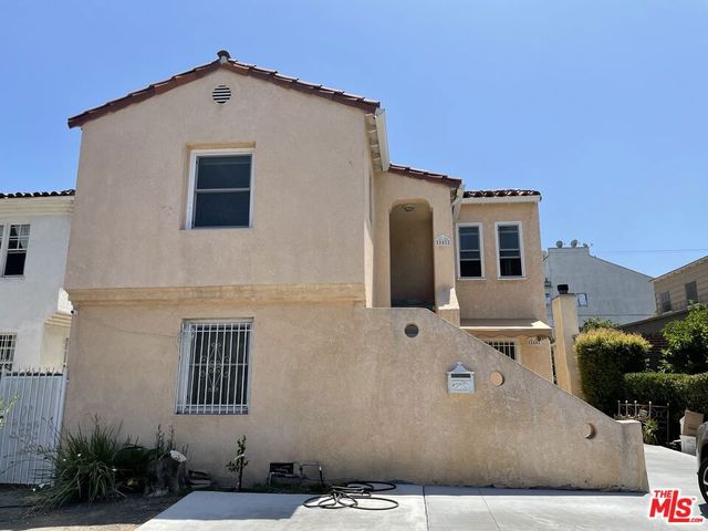 842 S Wooster Street, Los Angeles, CA 90035