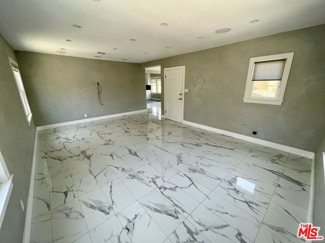 842 S Wooster Street, Los Angeles, CA 90035