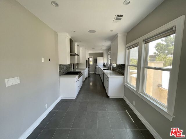 842 S Wooster Street, Los Angeles, CA 90035