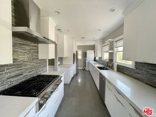 842 S Wooster Street, Los Angeles, CA 90035