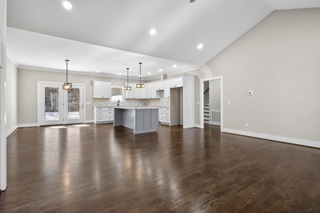 2 Browder Pt, Monterey, TN 38574