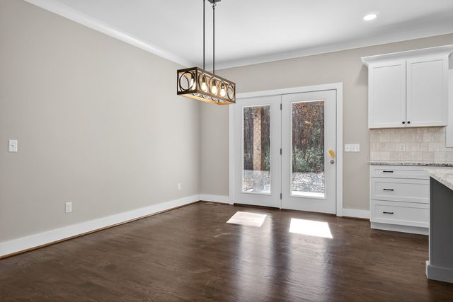 2 Browder Pt, Monterey, TN 38574