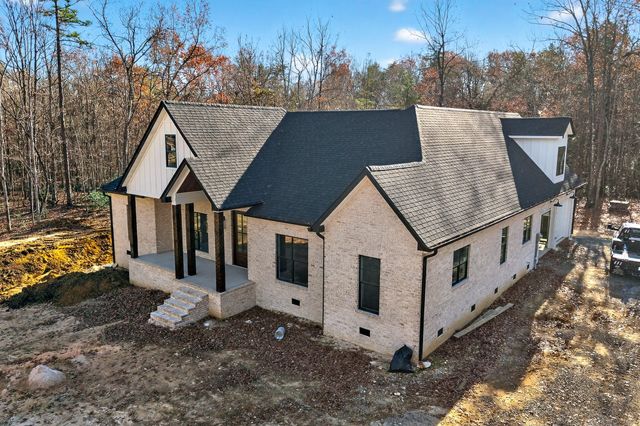 2 Browder Pt, Monterey, TN 38574