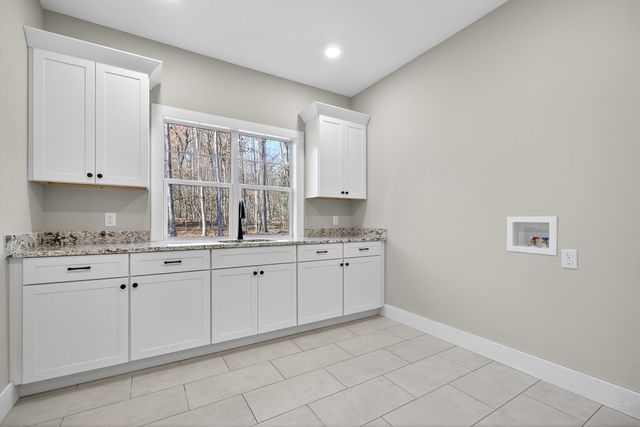 2 Browder Pt, Monterey, TN 38574