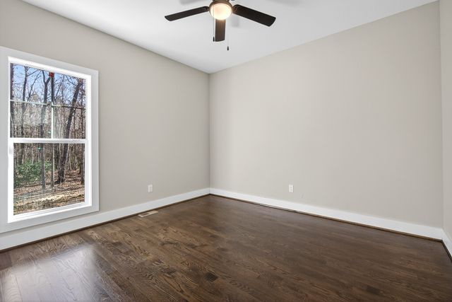 2 Browder Pt, Monterey, TN 38574