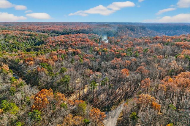 2 Browder Pt, Monterey, TN 38574