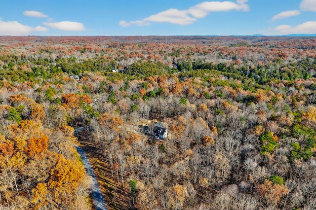 2 Browder Pt, Monterey, TN 38574