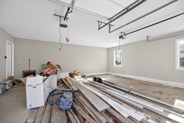 2 Browder Pt, Monterey, TN 38574