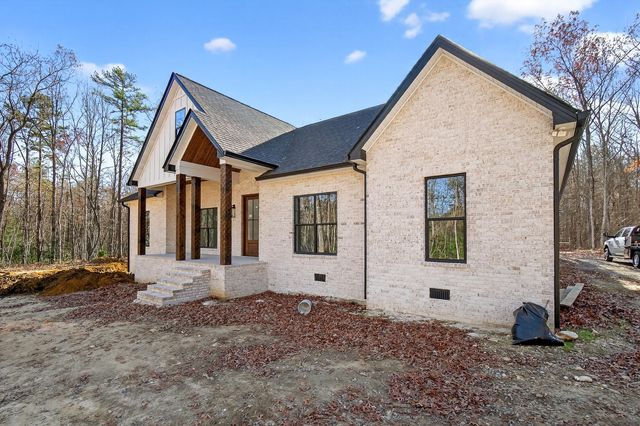 2 Browder Pt, Monterey, TN 38574