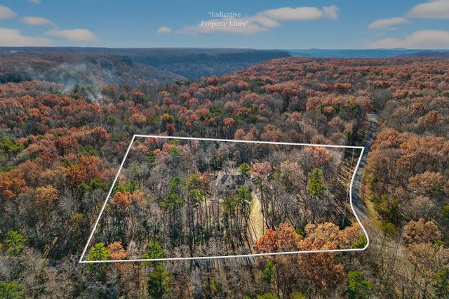 2 Browder Pt, Monterey, TN 38574