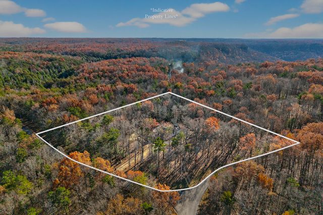 2 Browder Pt, Monterey, TN 38574