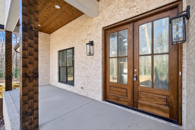 2 Browder Pt, Monterey, TN 38574