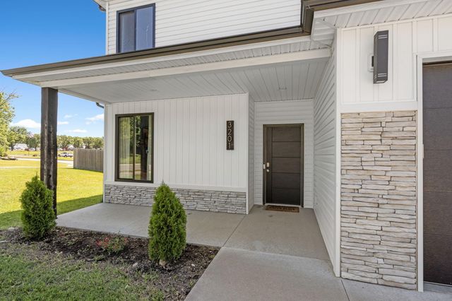 3201 CRESTWOOD LN, Columbia, MO 65203