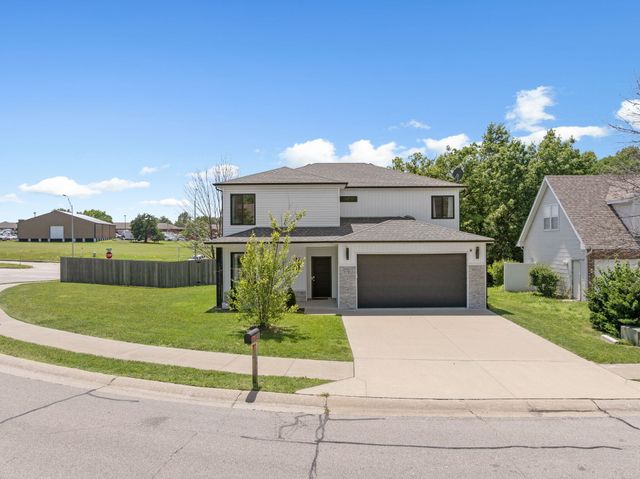 3201 CRESTWOOD LN, Columbia, MO 65203