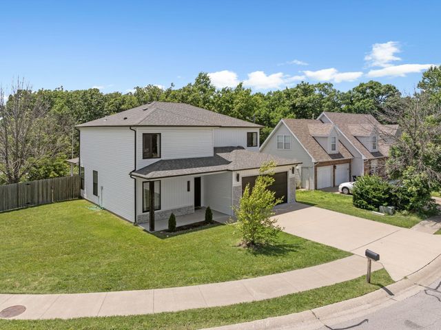 3201 CRESTWOOD LN, Columbia, MO 65203