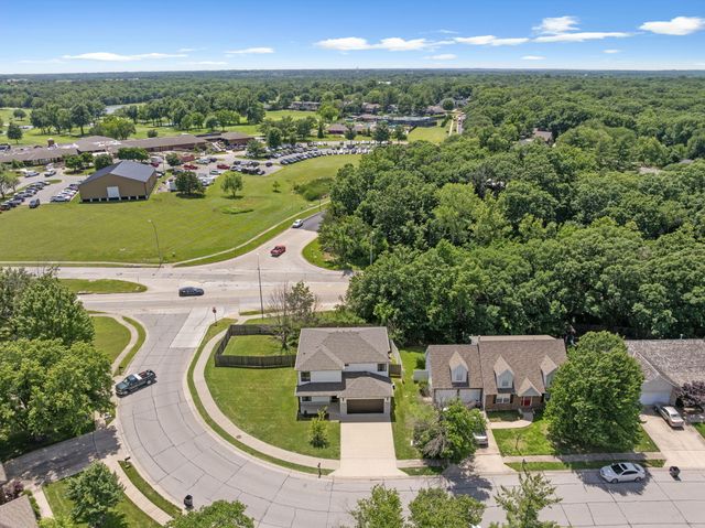 3201 CRESTWOOD LN, Columbia, MO 65203
