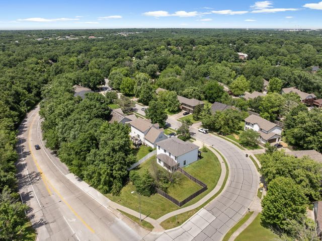 3201 CRESTWOOD LN, Columbia, MO 65203