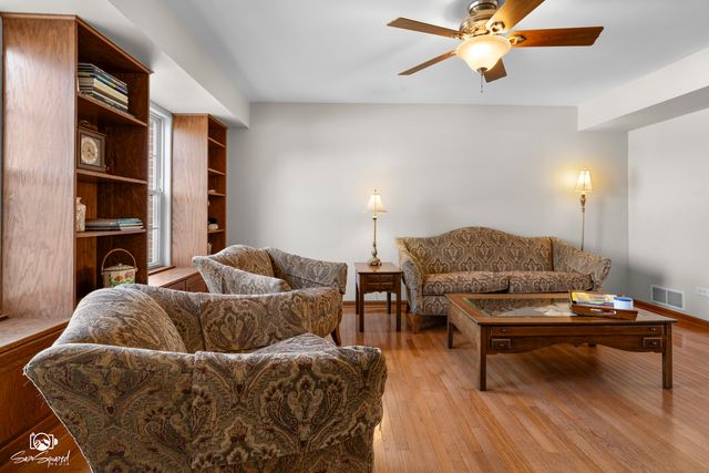 1064 N 129th Infantry Drive, Joliet, IL 60435