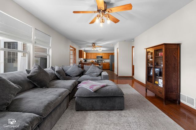 1064 N 129th Infantry Drive, Joliet, IL 60435