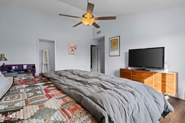 1064 N 129th Infantry Drive, Joliet, IL 60435