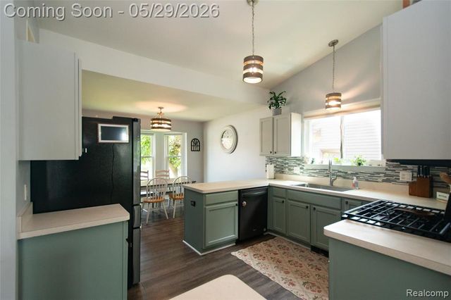 29931 Rosslyn Avenue, Garden City, MI 48135