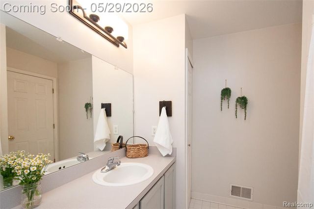 29931 Rosslyn Avenue, Garden City, MI 48135