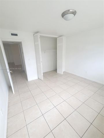 11960 NE 19th Drive 16, North Miami, FL 33181