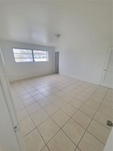 11960 NE 19th Drive 16, North Miami, FL 33181