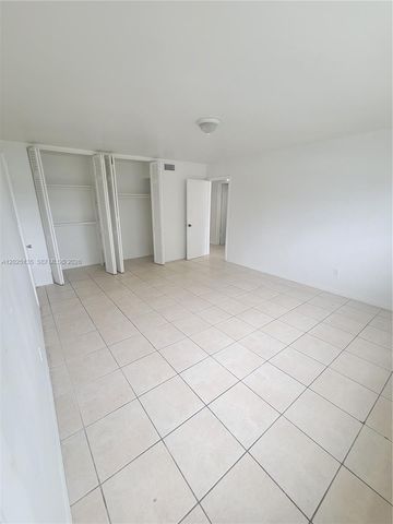 11960 NE 19th Drive 16, North Miami, FL 33181