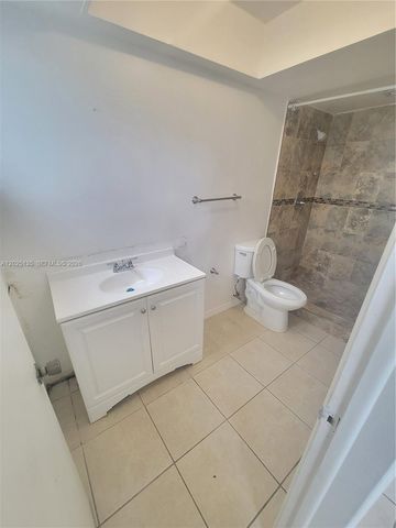 11960 NE 19th Drive 16, North Miami, FL 33181