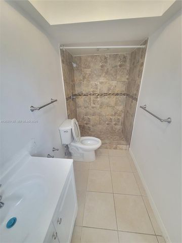 11960 NE 19th Drive 16, North Miami, FL 33181