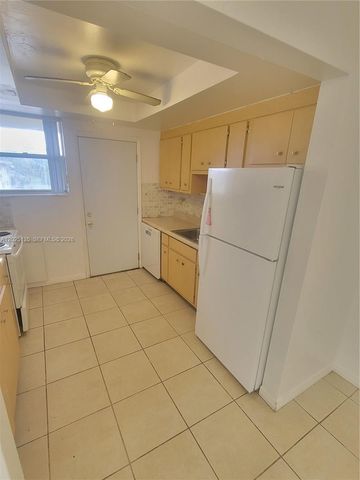 11960 NE 19th Drive 16, North Miami, FL 33181