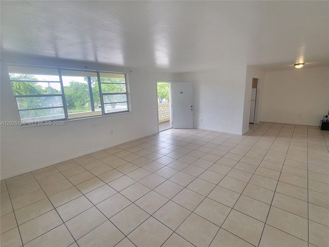 11960 NE 19th Drive 16, North Miami, FL 33181