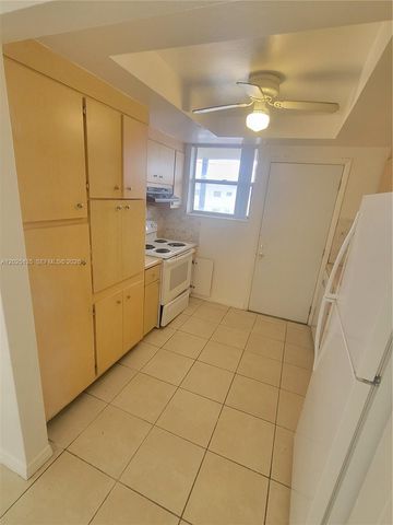 11960 NE 19th Drive 16, North Miami, FL 33181