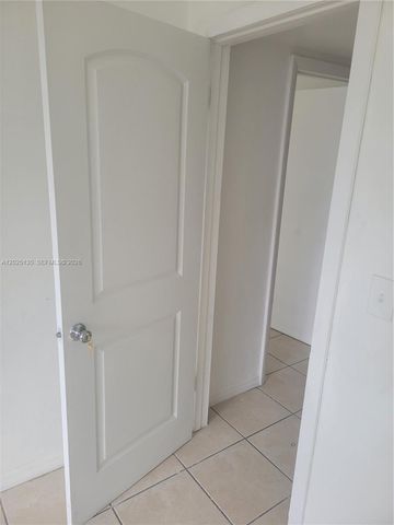 11960 NE 19th Drive 16, North Miami, FL 33181